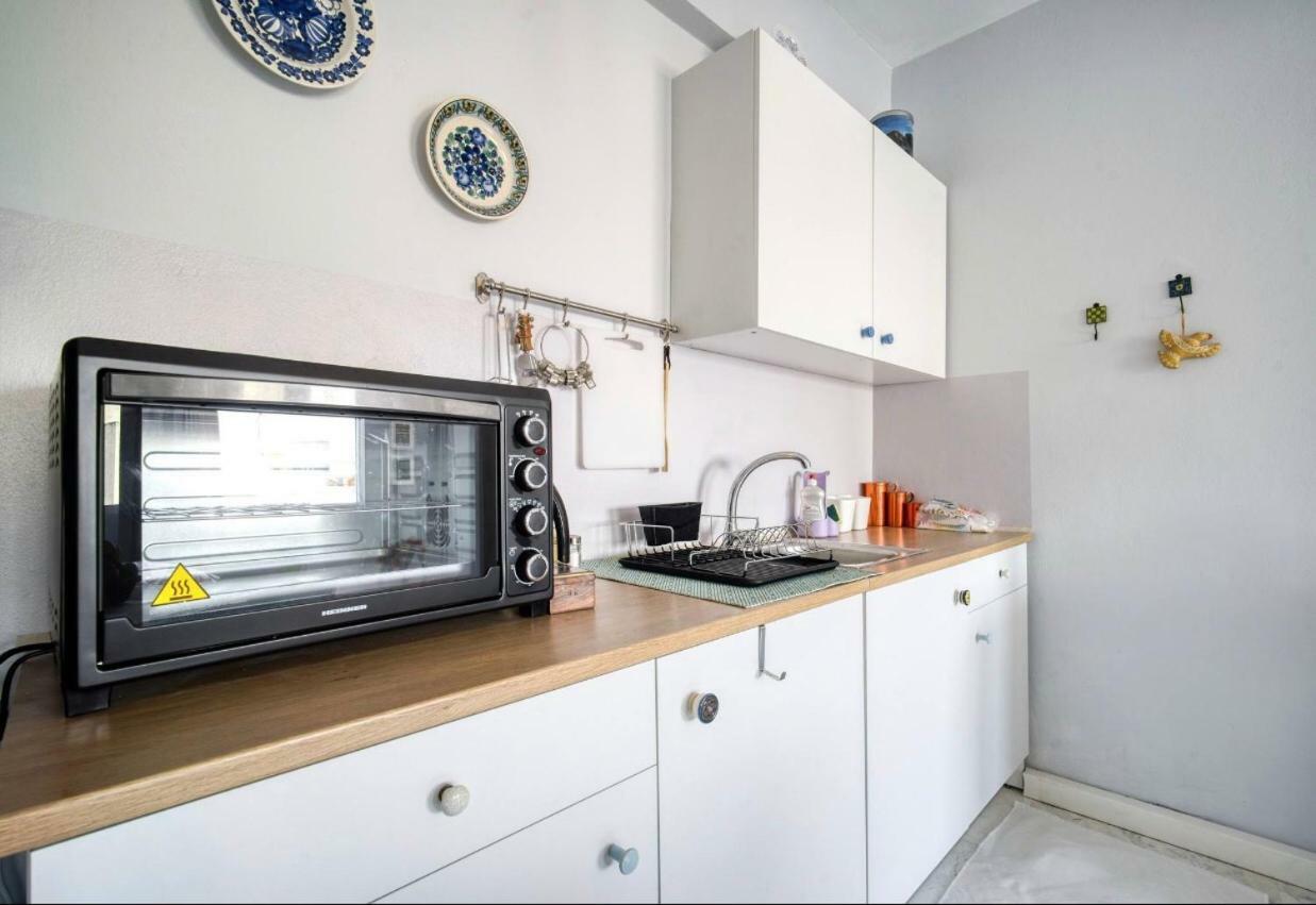 A Little Taste Of Home Apartments Афины Экстерьер фото